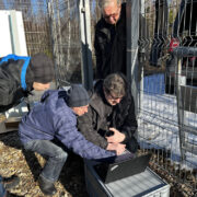 RIKS meeskond Tahkuna tugijaama paigaldamas.