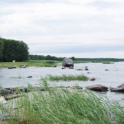 Kivine üldmulje on petlik. Merepõhi on tegelikult liivane.
