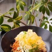 Taimse lihaga bulguripada kohvikus Ruudi