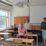 Tiit Reha, Pilvi Post ja Anneli Sadam kooliaastaks valmis Emmaste koolimajas.