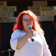 Svetlana Reinmets kõnelemas 20. Kõpu poolsaare külade päeval.